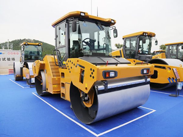 14 Ton Double Drum Vibratory Compactor Road Roller XD143 with High Quality in Stock for Sale - Image 5