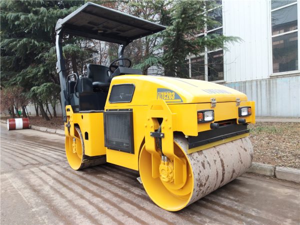 3 Ton Lutong Road Roller LTC203 with Dual Steel Wheels and 1250mm Vibration Width for Maximum Efficiency - Image 4