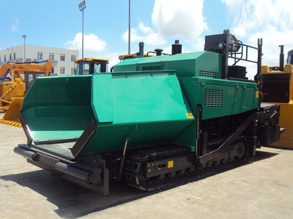 China Famous Brand 6M RP601 New Road Machinery Crawler Asphalt Finisher Concrete Paver For Sale - Image 3