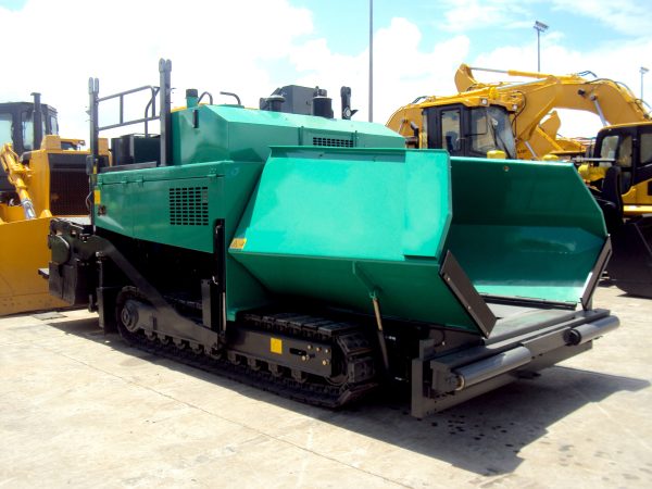 China Famous Brand 6M RP601 New Road Machinery Crawler Asphalt Finisher Concrete Paver For Sale - Image 5