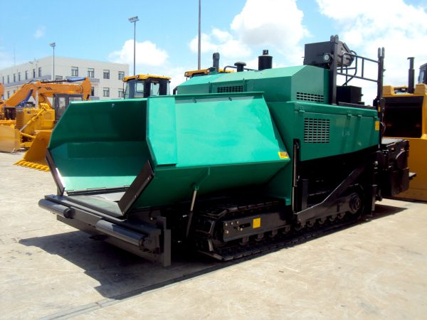 China Famous Brand 6M RP601 New Road Machinery Crawler Asphalt Finisher Concrete Paver For Sale - Image 6