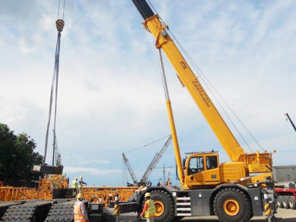 China Famous Manufacturer All Terrain Crane RT25/50 25 Ton Small Cranes Rough Terrain Crane Top Quality - Image 4