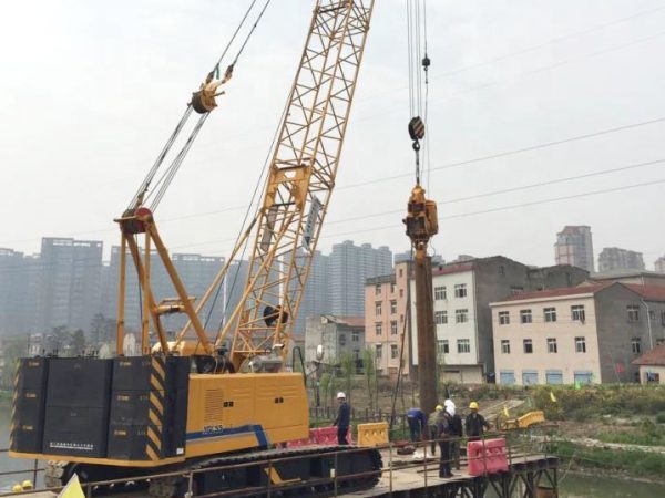 China Top Brand 130 Ton Lifting Machine Hydraulic Crawler Crane XGC130 Ready to Ship - Image 3