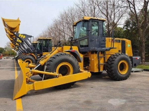 DL210 200HP Wheel Bulldozer With 4m3 Dozing Capacity - Image 6