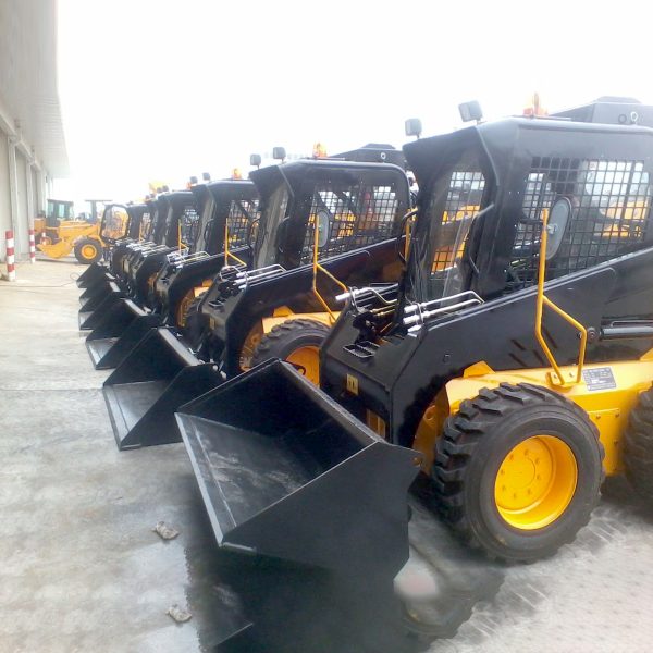 Easy to Operate Skid Steer Wheel Loader XC760K 1150KG 55.8KW 0.6cbm Top Brand - Image 6