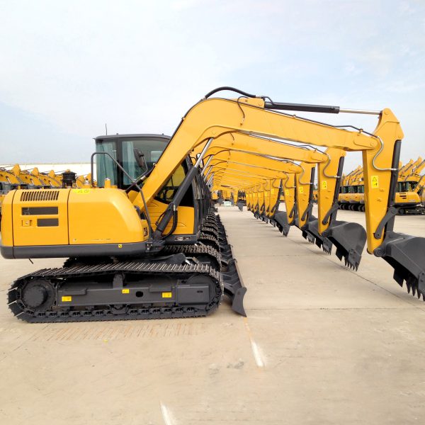 Factory Price 7.5 Ton Mini Crawler Excavator XE75D - Image 6