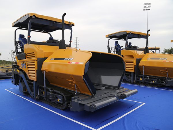 Fast Delivery RP903/RP953 9.5M Crawler Asphalt Concrete Paver With Superior Quality - Image 5