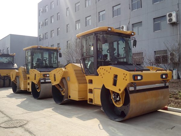 High Operating Efficiency Vibratory Road Compactor Roller XD102 - Image 5