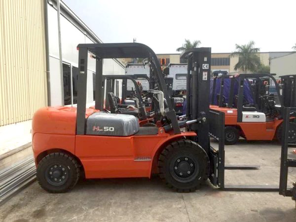 High Performance 4.5ton forklift HELI CPCD45 3m diesel Perfectly Worked - Image 4