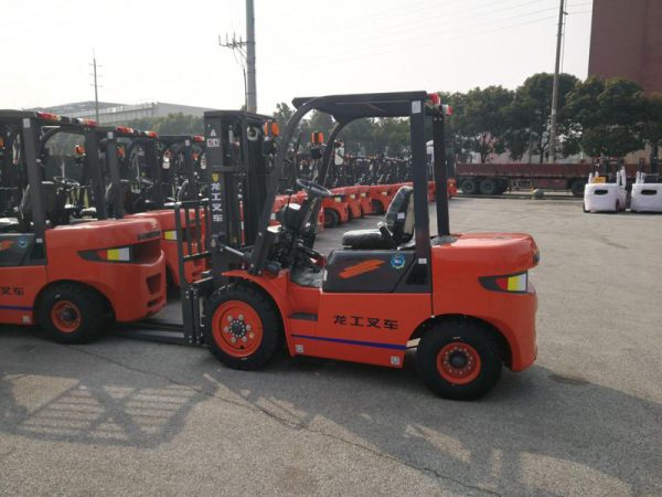 LONKING 4 Ton Diesel Forklift CPCD40 LG40DT FD38T With 3M Lifting Height For Sale - Image 3