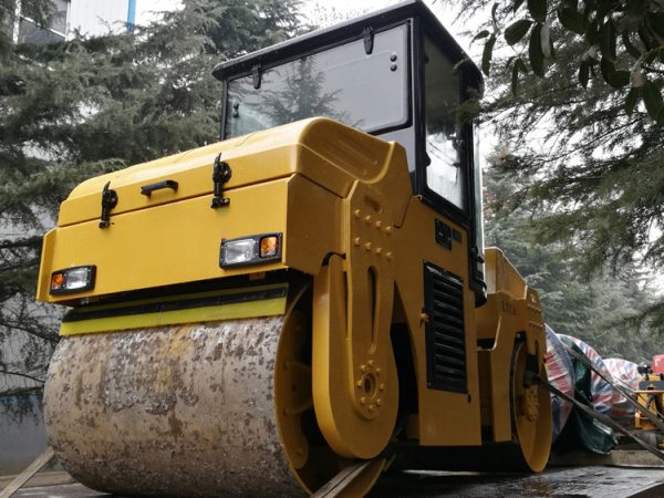 LUTONG Popular Hydraulic Double Drum Road Roller LTC6 with Spare Parts on Sale - Image 2