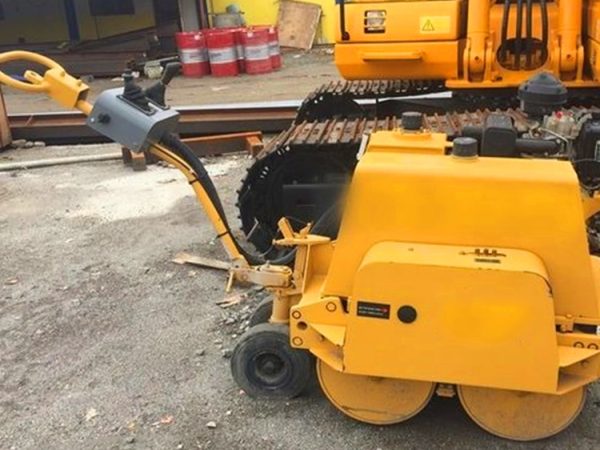 LUTONG Popular Hydraulic Double Drum Road Roller LTC6 with Spare Parts on Sale - Image 3