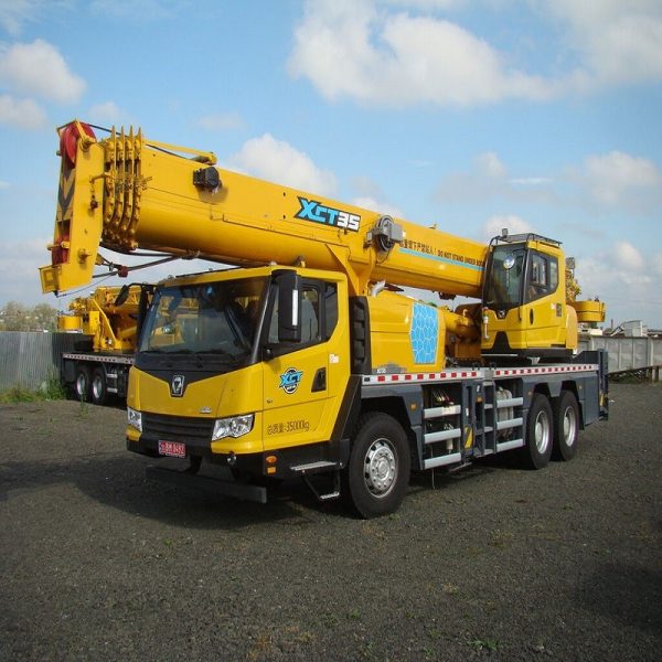 Lifting Machinery 58m Hoist Height 35 Ton XCT35 Truck Crane - Image 2