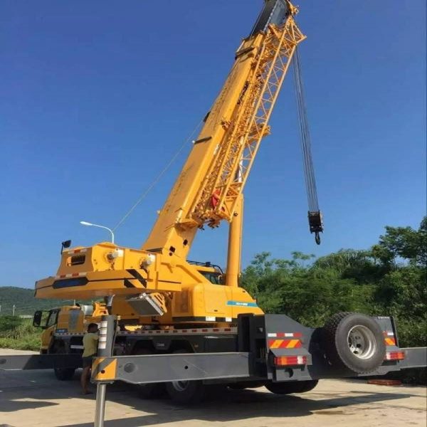 Lifting Machinery 58m Hoist Height 35 Ton XCT35 Truck Crane - Image 4