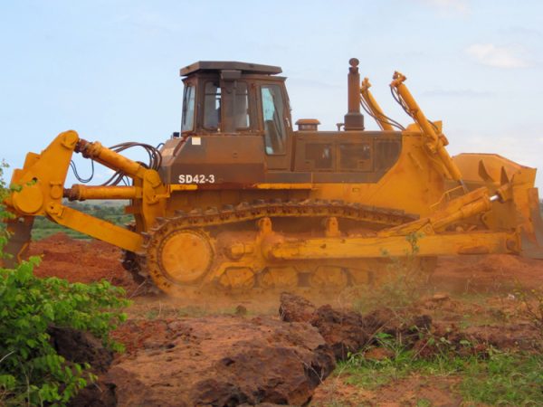 Multi Function Bulldozer SD42 420HP Hydraulic Drive Type Crawler Dozer - Image 5