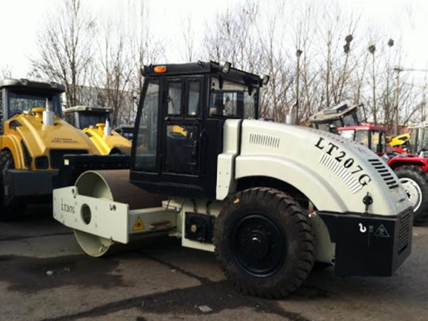 Popular Hydraulic Double Drum Road Roller xs203 with Spare Parts on Sale - Image 5