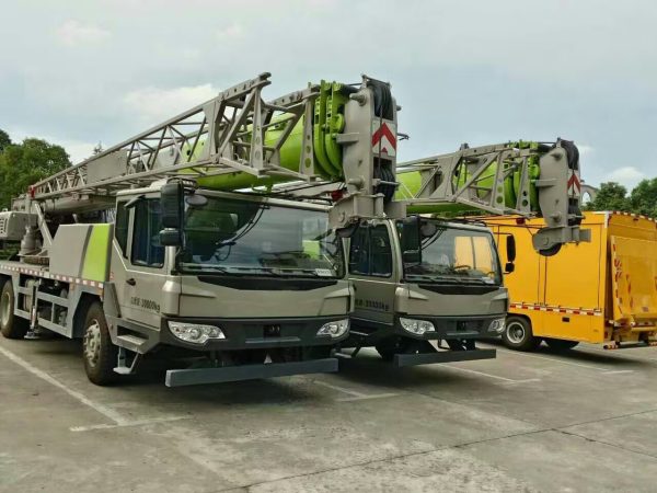 QY25V 16T Mobile Truck All Terrain Crane - Image 3