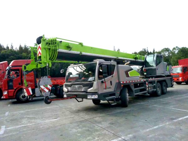 QY25V 16T Mobile Truck All Terrain Crane - Image 4