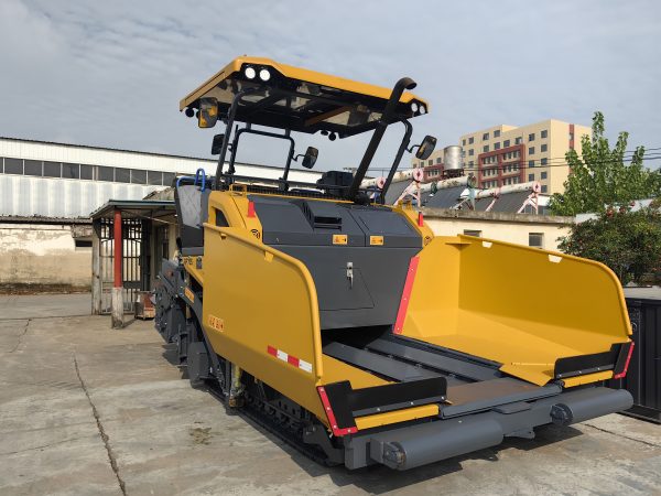 RP403 Mini Road Machinery with 4.2m Paving Width for Asphalt Concrete Paver - Image 2