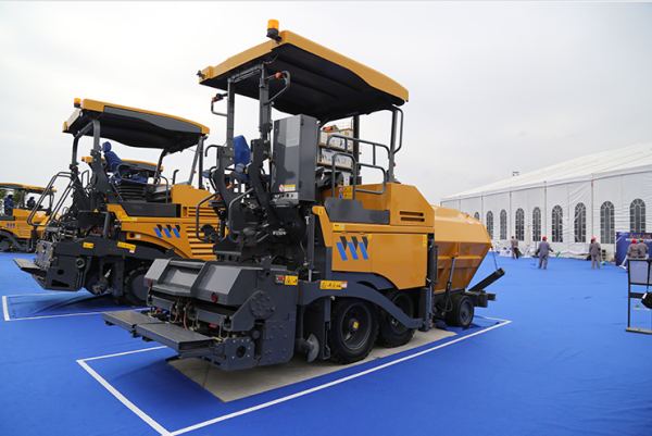 RP403 Mini Road Machinery with 4.2m Paving Width for Asphalt Concrete Paver - Image 6