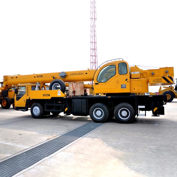 QY25K-II Chinese 25t boom truck crane with cheap price - Image 2