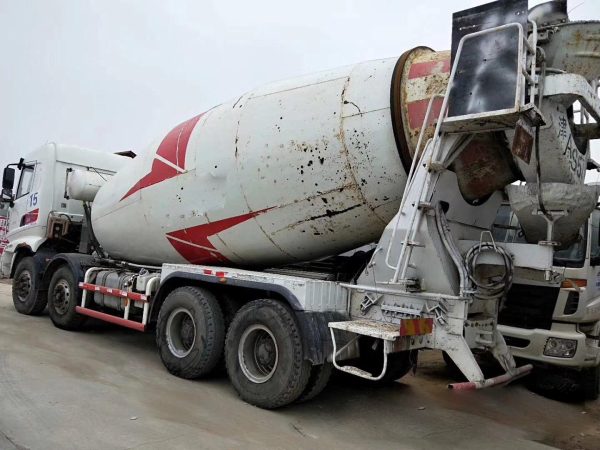 SY412C-8R 12 Cubic Meters Mobile Cement Concrete Truck Mixer Price for Sale - Image 5