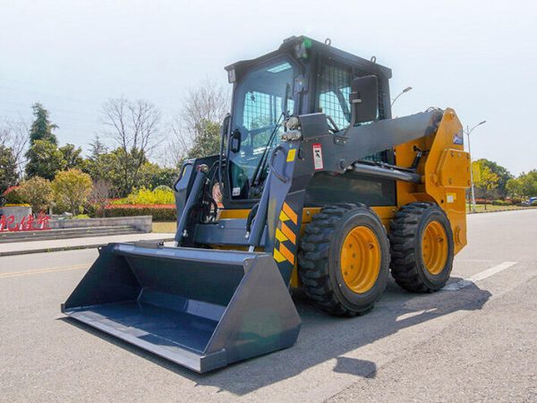 XC740 Skid Steer Loader for Sale - Image 4