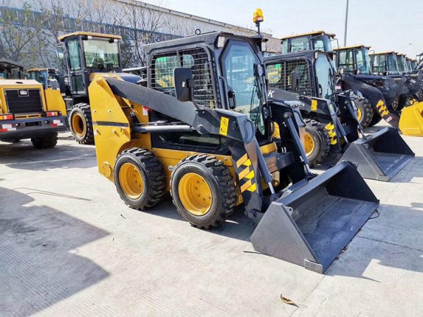 XC740 Skid Steer Loader for Sale - Image 5