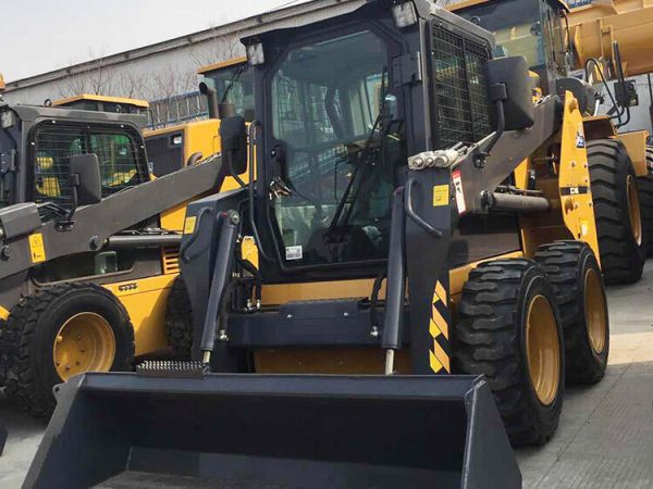 XC740 Skid Steer Loader for Sale - Image 6