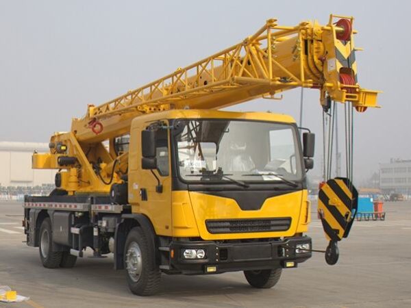 XCT12 12T New Mounted Crane Truck - Image 2