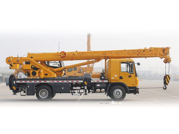 XCT12 12T New Mounted Crane Truck - Image 3