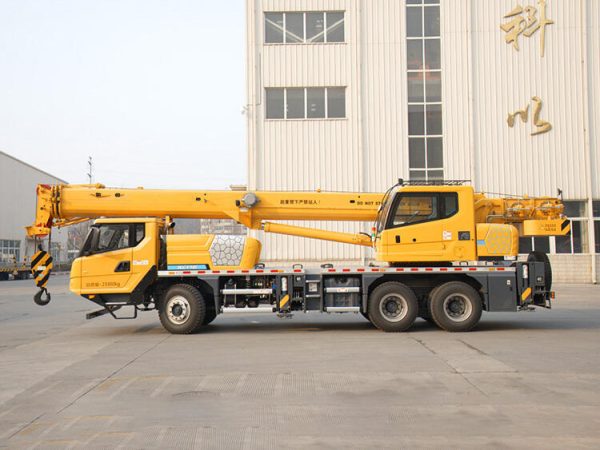 XCT16 16T Construction Crane Mobile Truck - Image 2