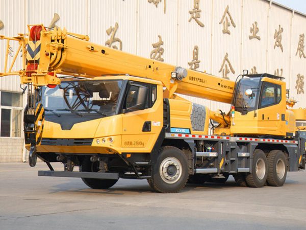 XCT16 16T Construction Crane Mobile Truck - Image 4