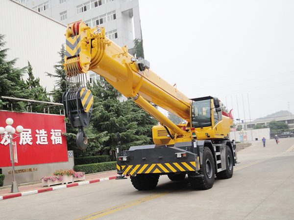 famous brand 60ton truck crane hydraulic pump RT60/80 rough-terrain crane with professional service and top quality - Image 5