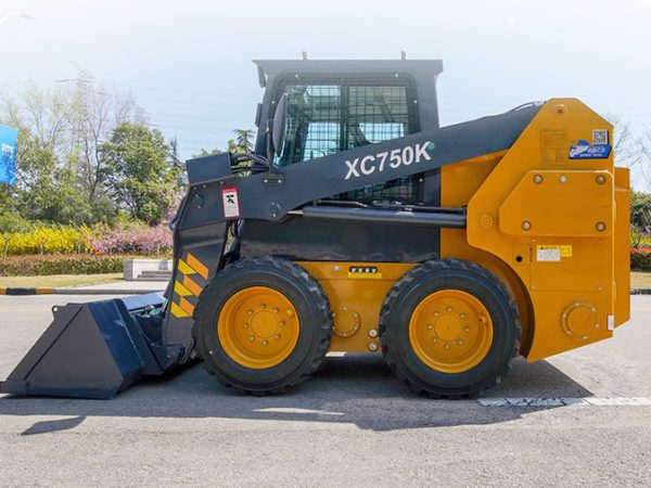 hot selling 1.26 tonskid steer loader bucket XC7-SV12 with Drilling in stock - Image 2