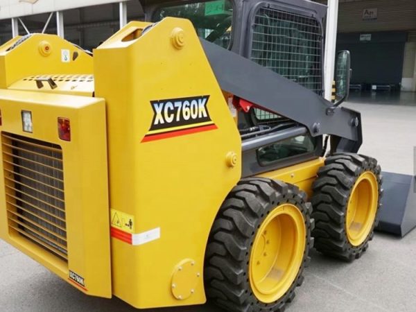 hot selling 1.26 tonskid steer loader bucket XC7-SV12 with Drilling in stock - Image 5